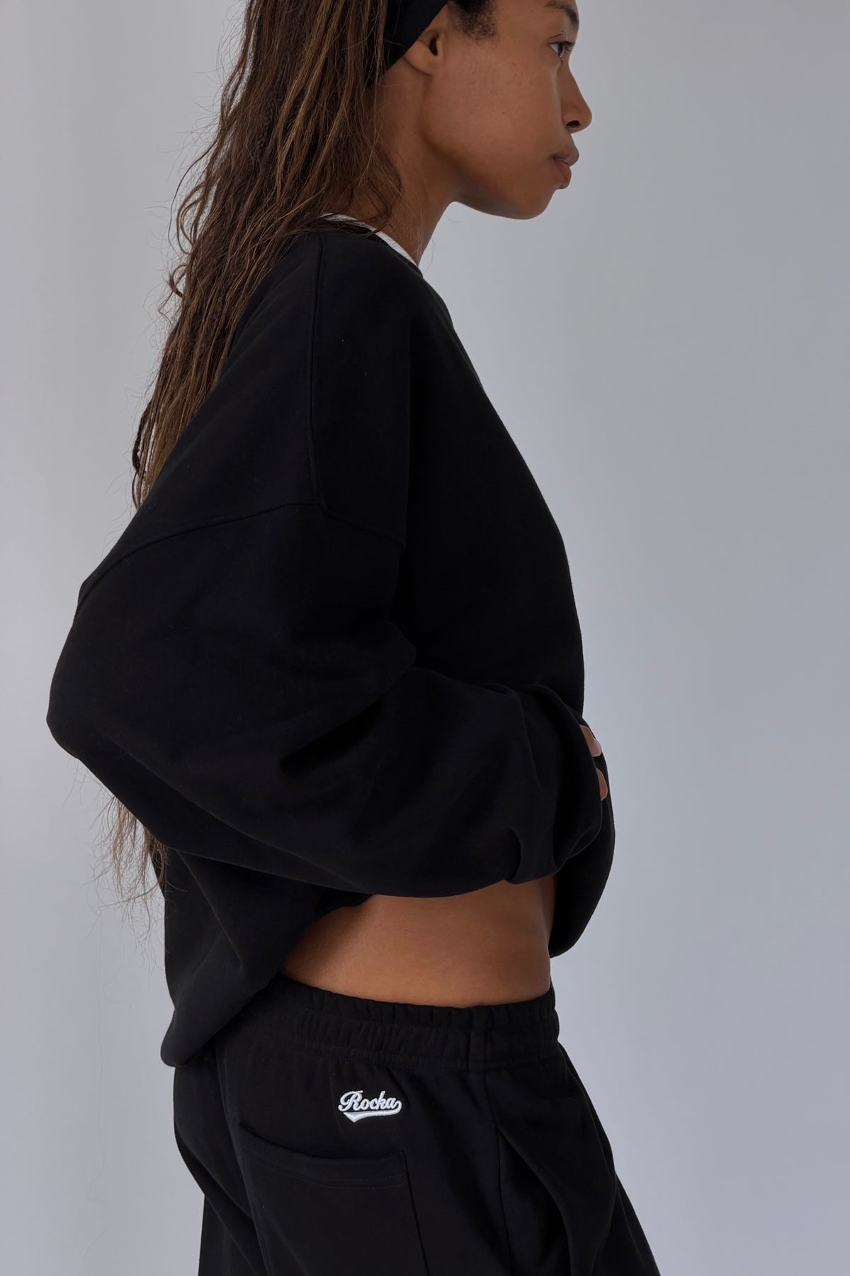 black travel sweatshirt